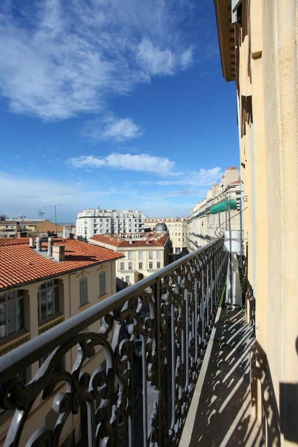 Grand Studio Au Pied Du Panier Apartamento Marselha Exterior foto