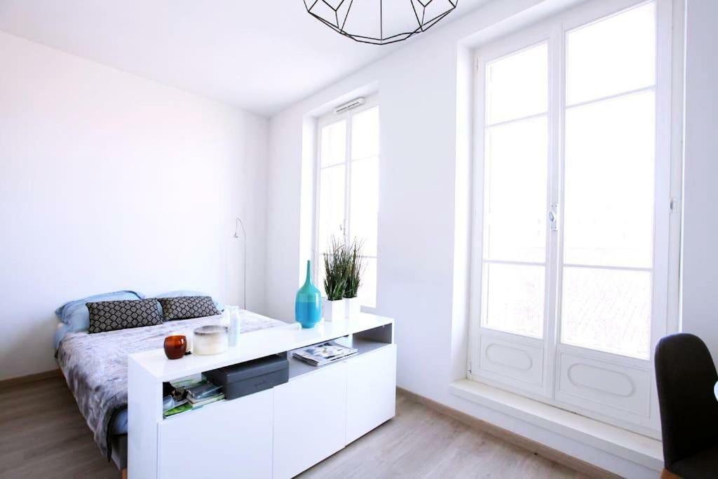 Grand Studio Au Pied Du Panier Apartamento Marselha Exterior foto